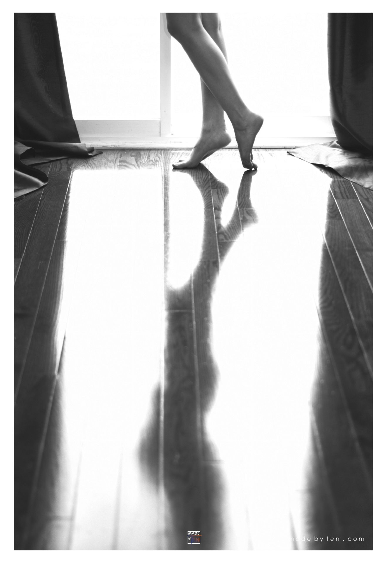 Woman Modern Boudoir Pin-up Livingroom - GTA Women Portrait Photography