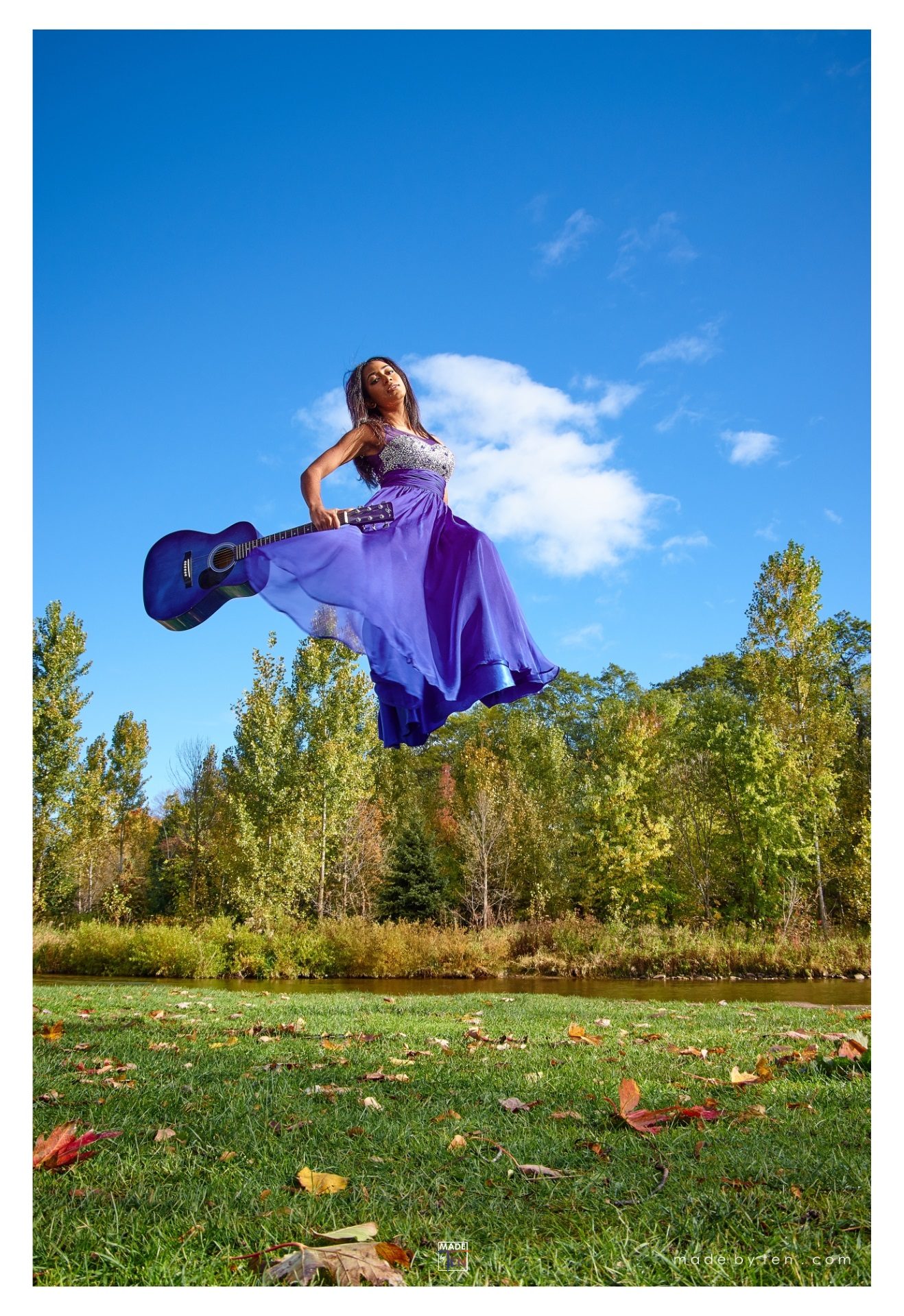 Dress Guitar Floating Levitating Fall - GTA Women Fantasy Photography