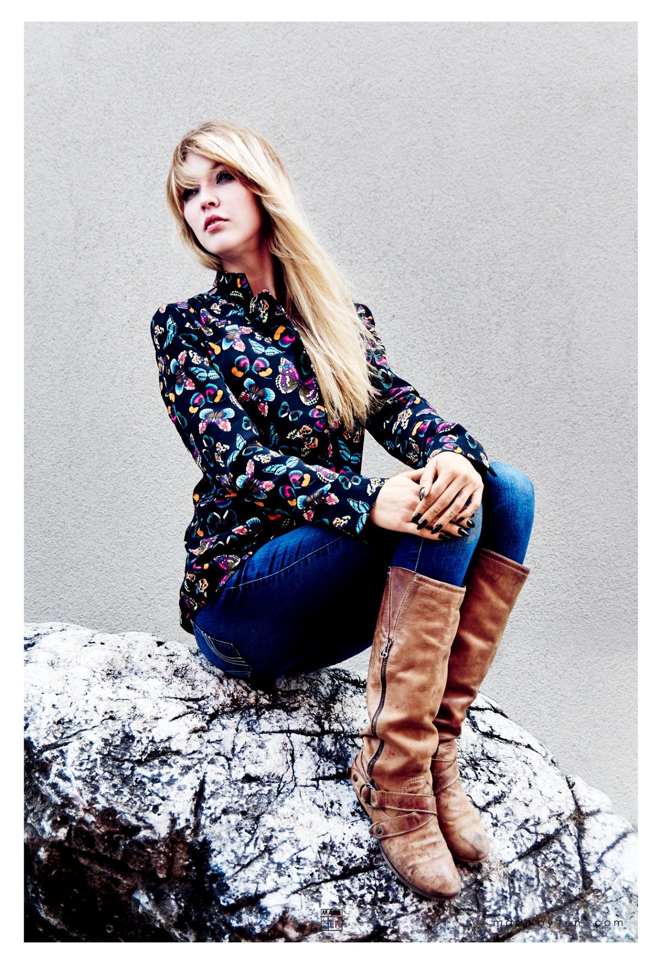 Woman Rock Posing - GTA Women Lifestyle Photography