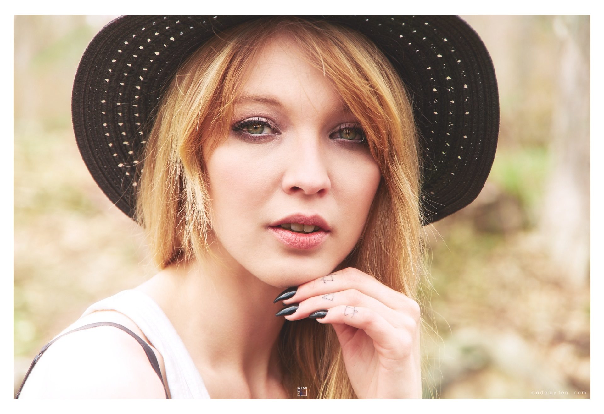 Woman Headshot Outdoors - GTA Women Lifestyle Photography